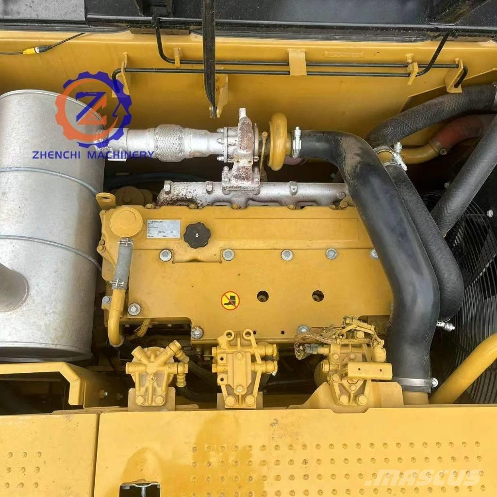 CAT 320 D2 Vikšriniai ekskavatoriai