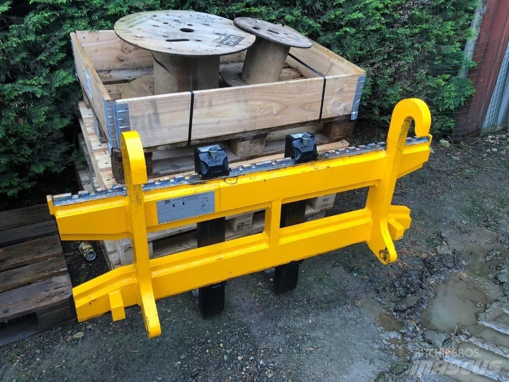 JCB PALLET FORKS Kiti krovimo ir kasimo mechanizmai ir jų priedai