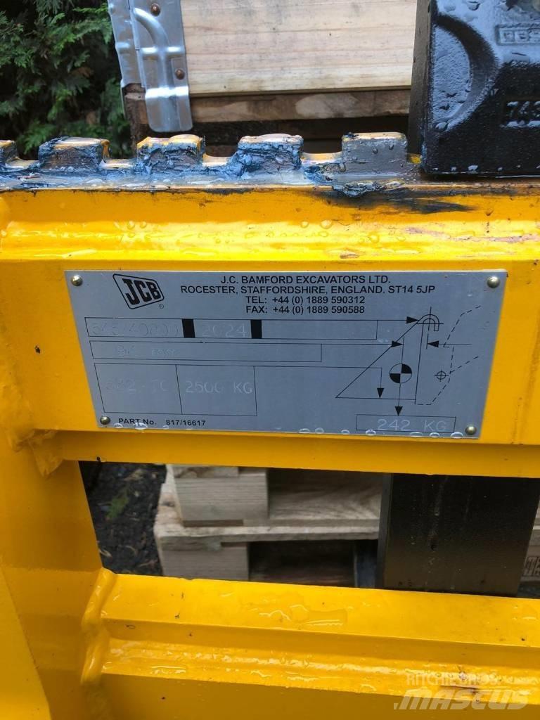 JCB PALLET FORKS Kiti krovimo ir kasimo mechanizmai ir jų priedai
