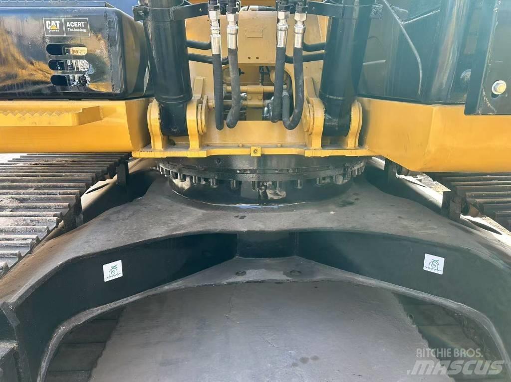 CAT 320 D2 Vikšriniai ekskavatoriai