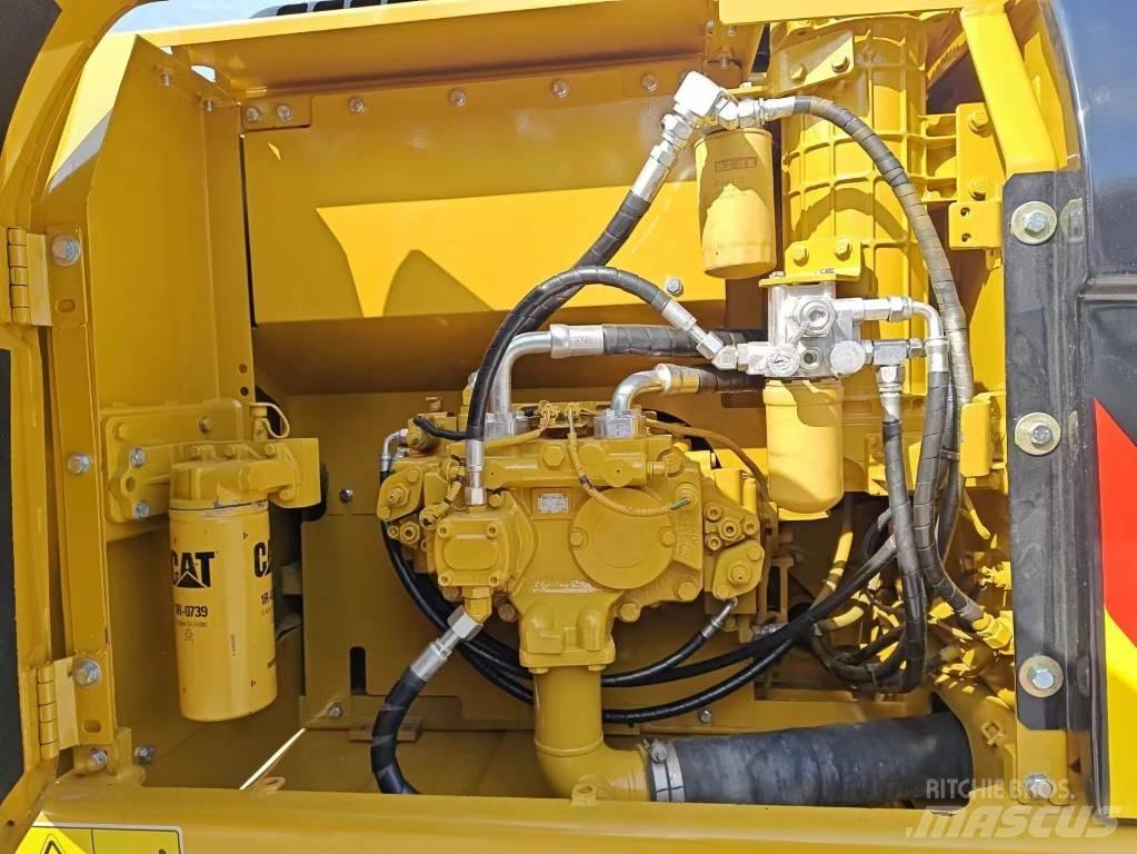 CAT 320 D2 Vikšriniai ekskavatoriai