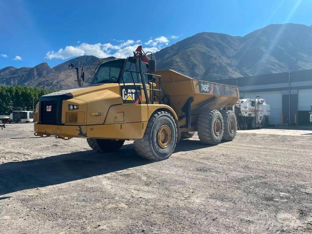 CAT 745 C Karjeriniai savivarčiai