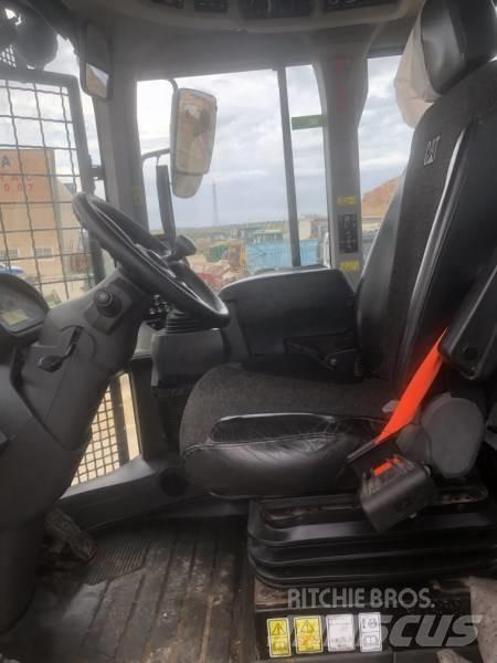 CAT 926M Naudoti ratiniai krautuvai
