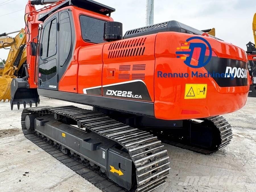 Doosan DX 225 LCA Vikšriniai ekskavatoriai