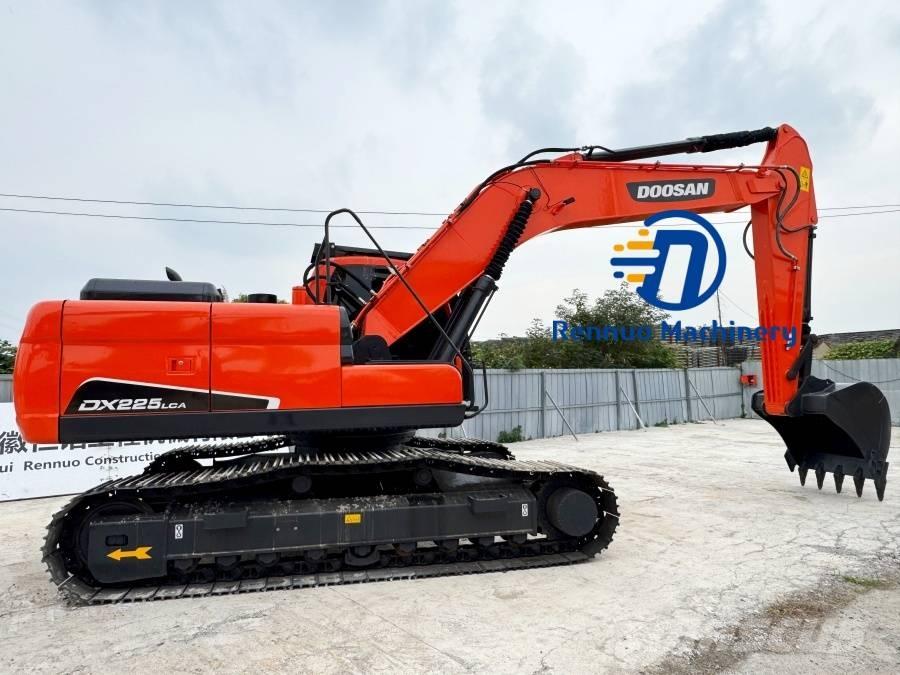 Doosan DX 225 LCA Vikšriniai ekskavatoriai