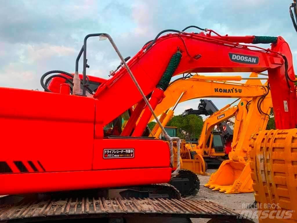 Doosan DX 225 LC Vikšriniai ekskavatoriai