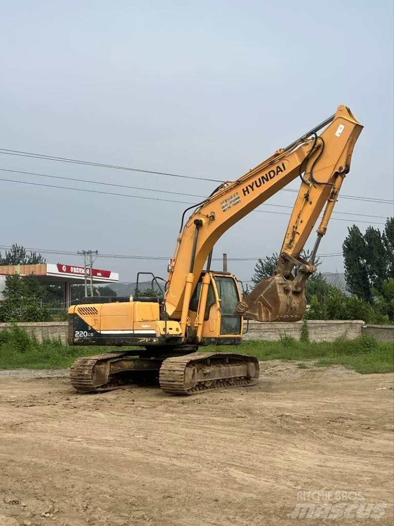 Hyundai R220-9S Vikšriniai ekskavatoriai