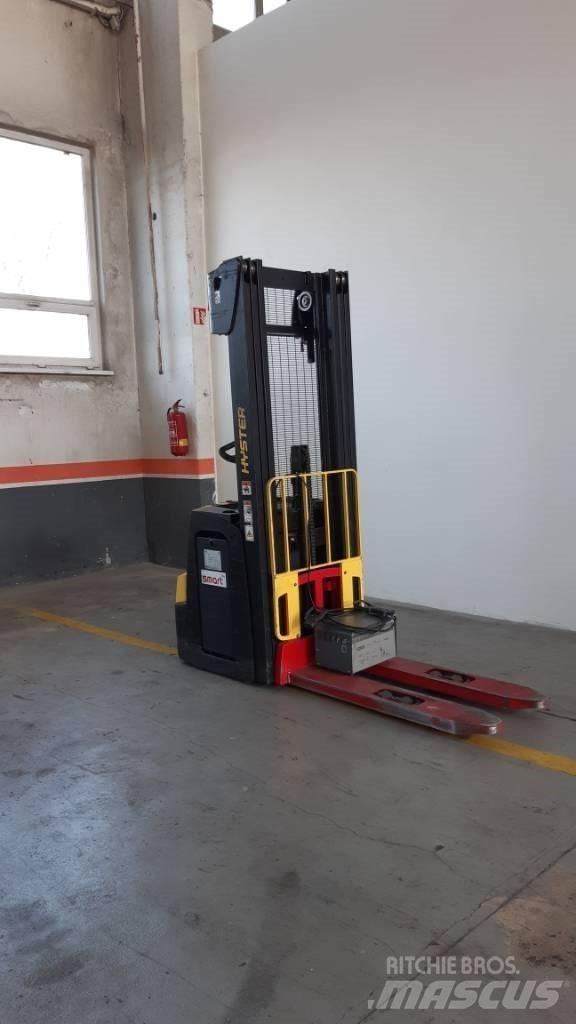 Hyster S1.6 Rankiniai vėžimėliai