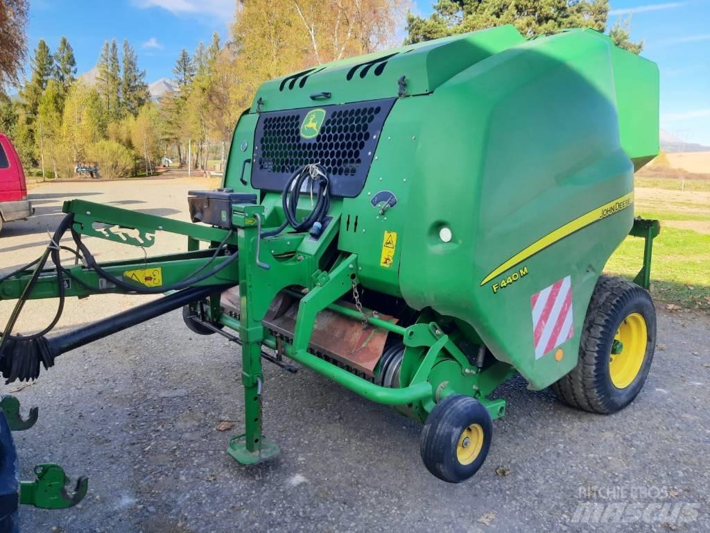 John Deere F 440 M Ritinių presai