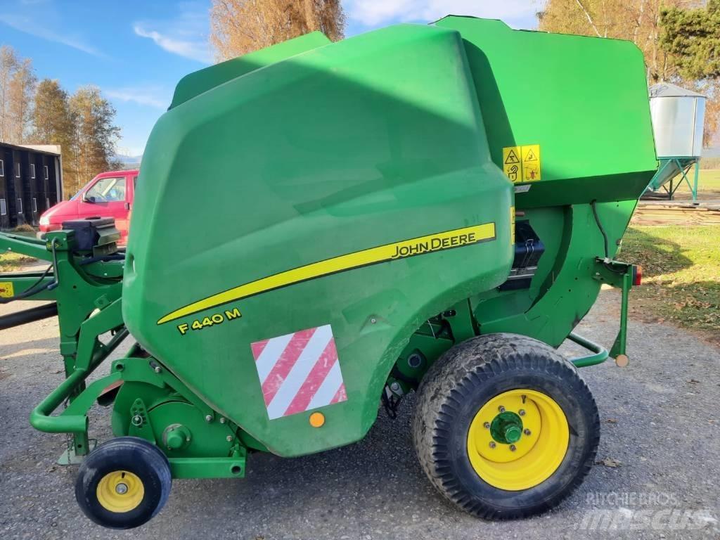 John Deere F 440 M Ritinių presai
