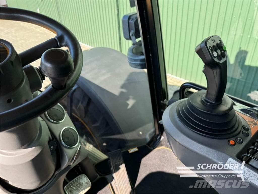 JCB FASTRAC 4220 Traktoriai