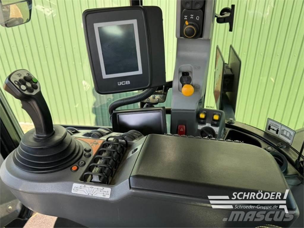 JCB FASTRAC 4220 Traktoriai