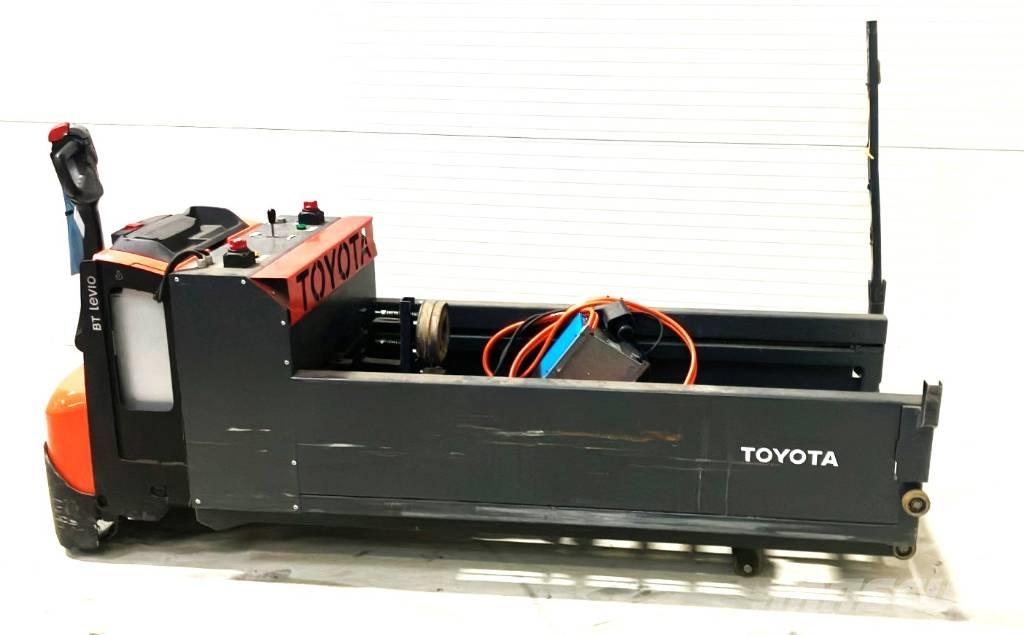 Toyota LWE200 + tugger Rankiniai hidrauliniai vėžimėliai