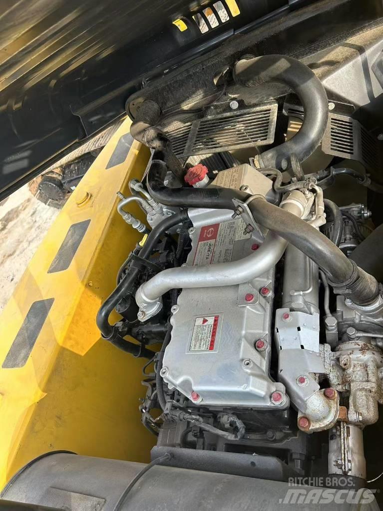 Kobelco SK 200D Vikšriniai ekskavatoriai