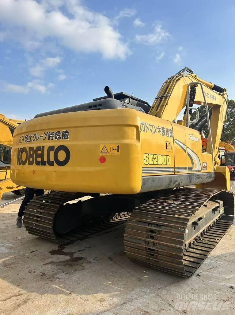 Kobelco SK 200D Vikšriniai ekskavatoriai