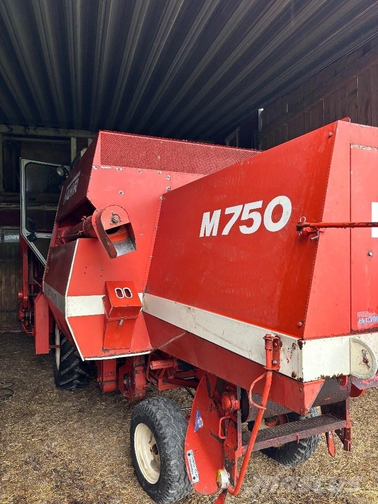 Deutz M750 Derliaus nuėmimo kombainai