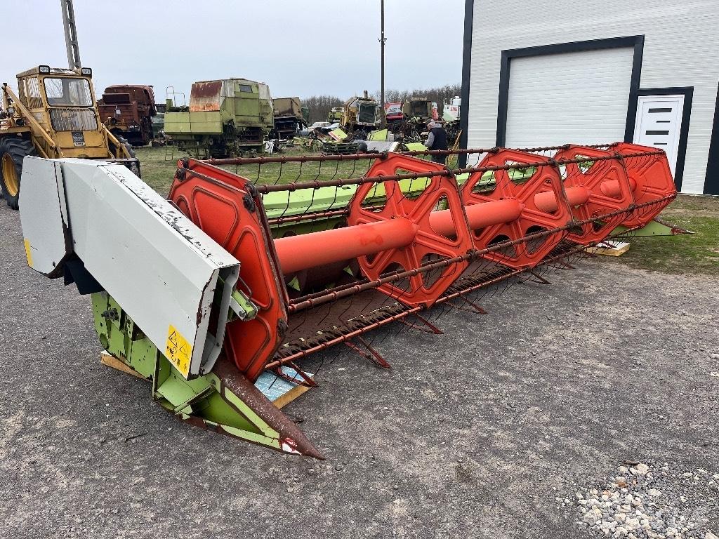 CLAAS C 600 Derliaus nuėmimo kombainų galvos