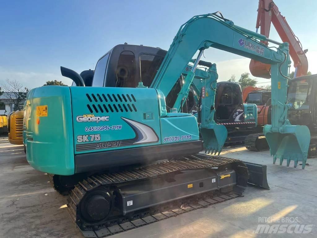 Kobelco SK75-8 Vikšriniai ekskavatoriai
