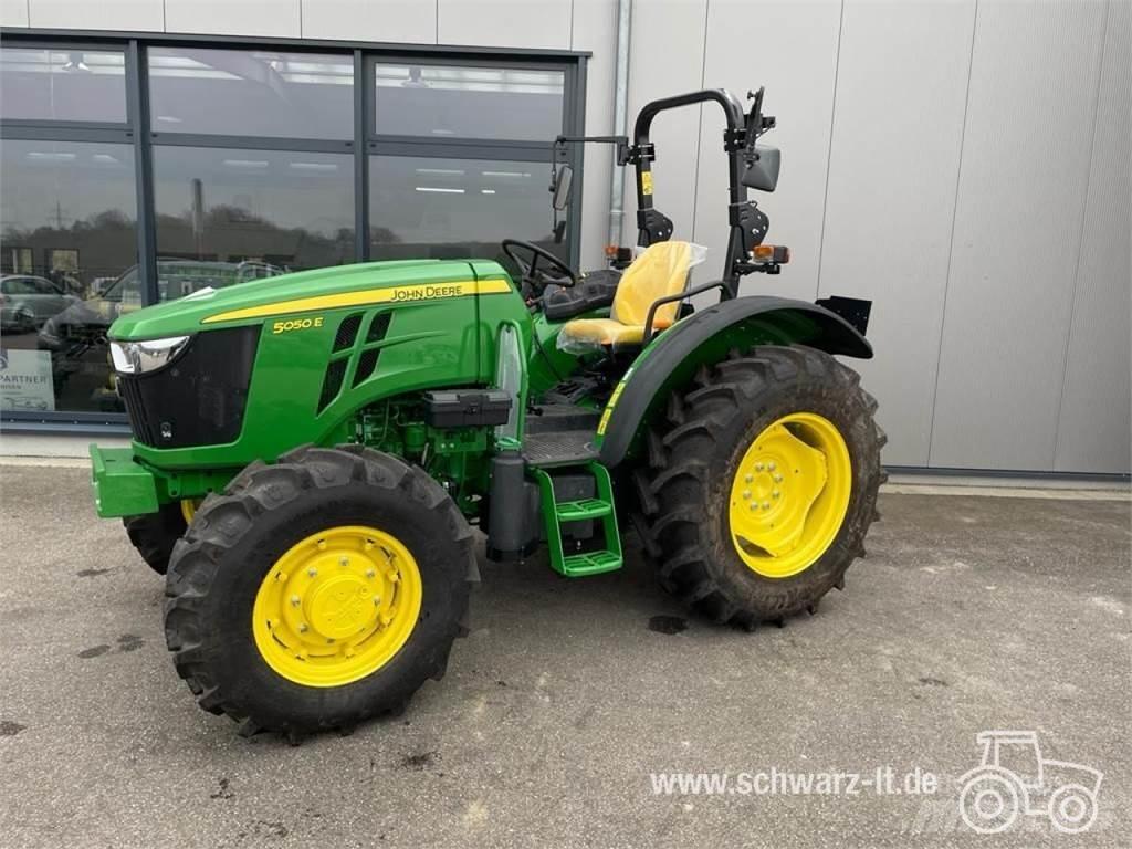 John Deere 5050E Traktoriai