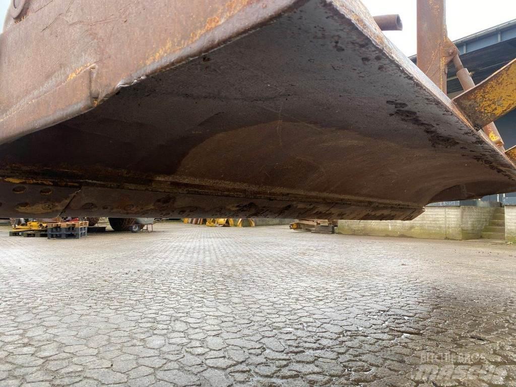 CAT D65 PX Peiliai