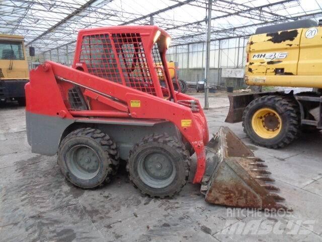 Bobcat S130 Krautuvai su šoniniu pasukimu
