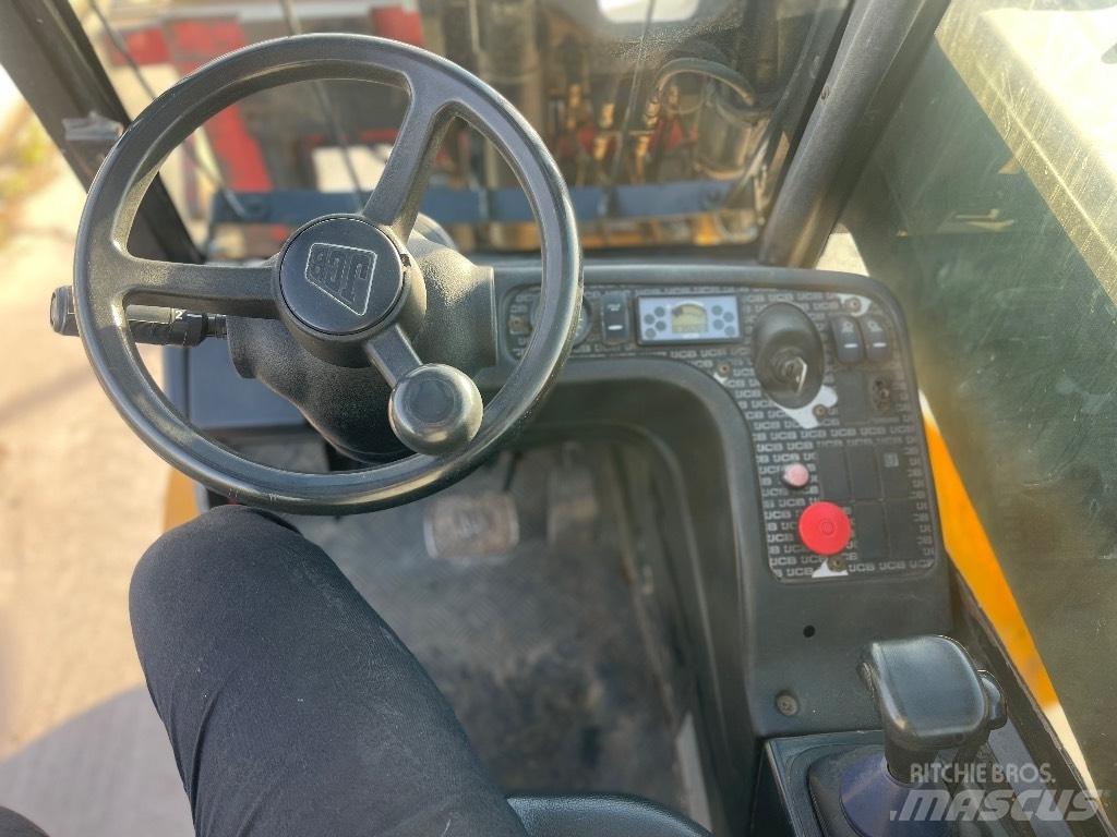 JCB TLT 35 D / 4x4 Teleskopiniai krautuvai