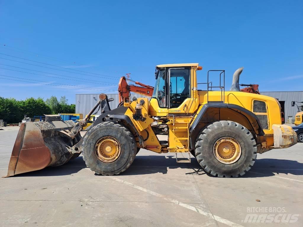 Volvo L180G Naudoti ratiniai krautuvai