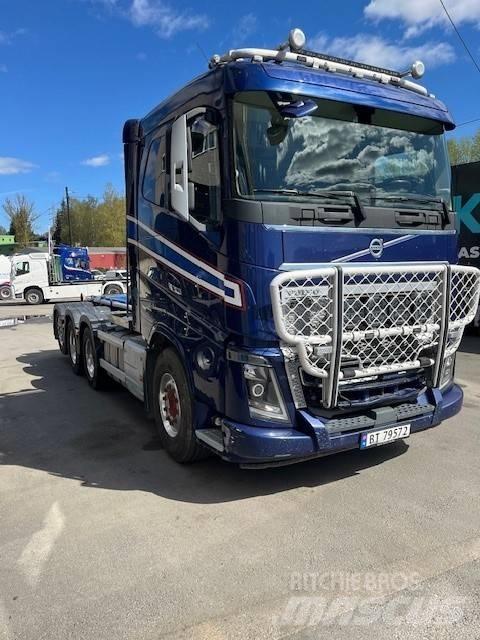 Volvo FH16 650 Sunkvežimiai su keliamuoju kabliu