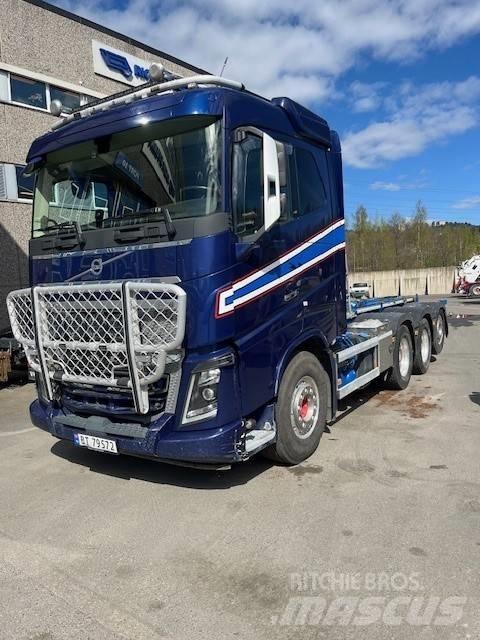 Volvo FH16 650 Sunkvežimiai su keliamuoju kabliu