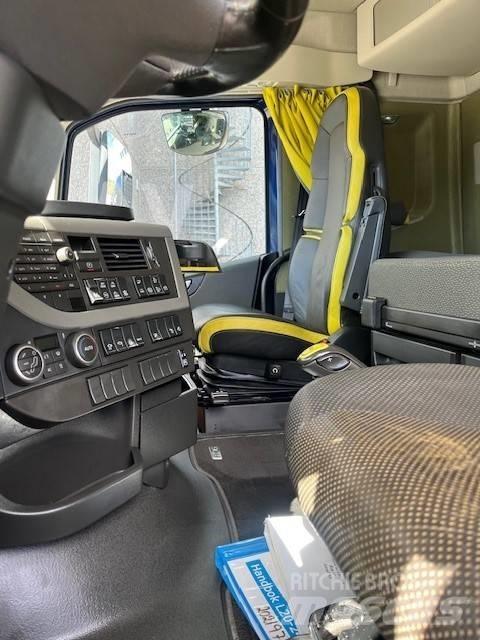 Volvo FH16 650 Sunkvežimiai su keliamuoju kabliu