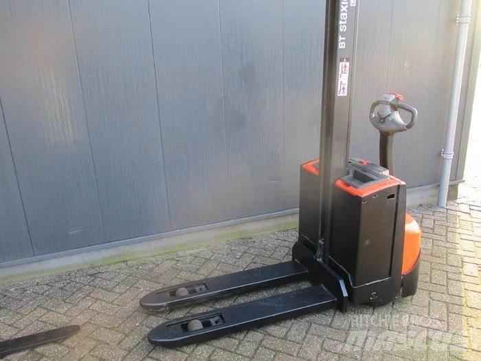 Toyota SWE 080L Rankiniai vėžimėliai