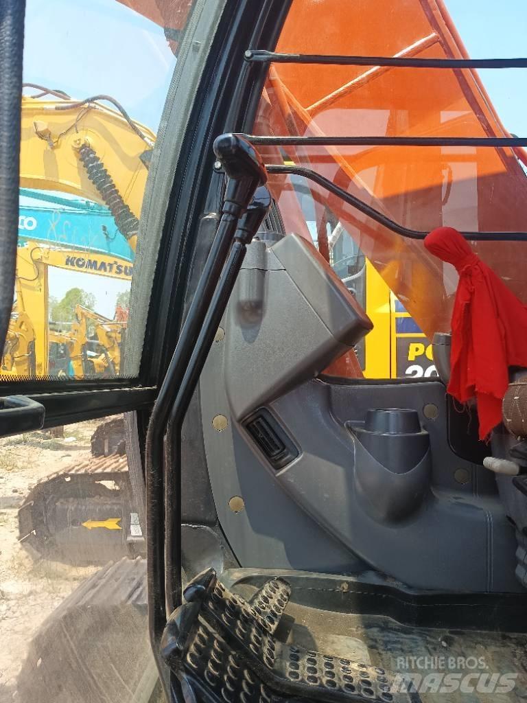 Hitachi ZX 120 Vidutinės galios ekskavatoriai 7-12 t