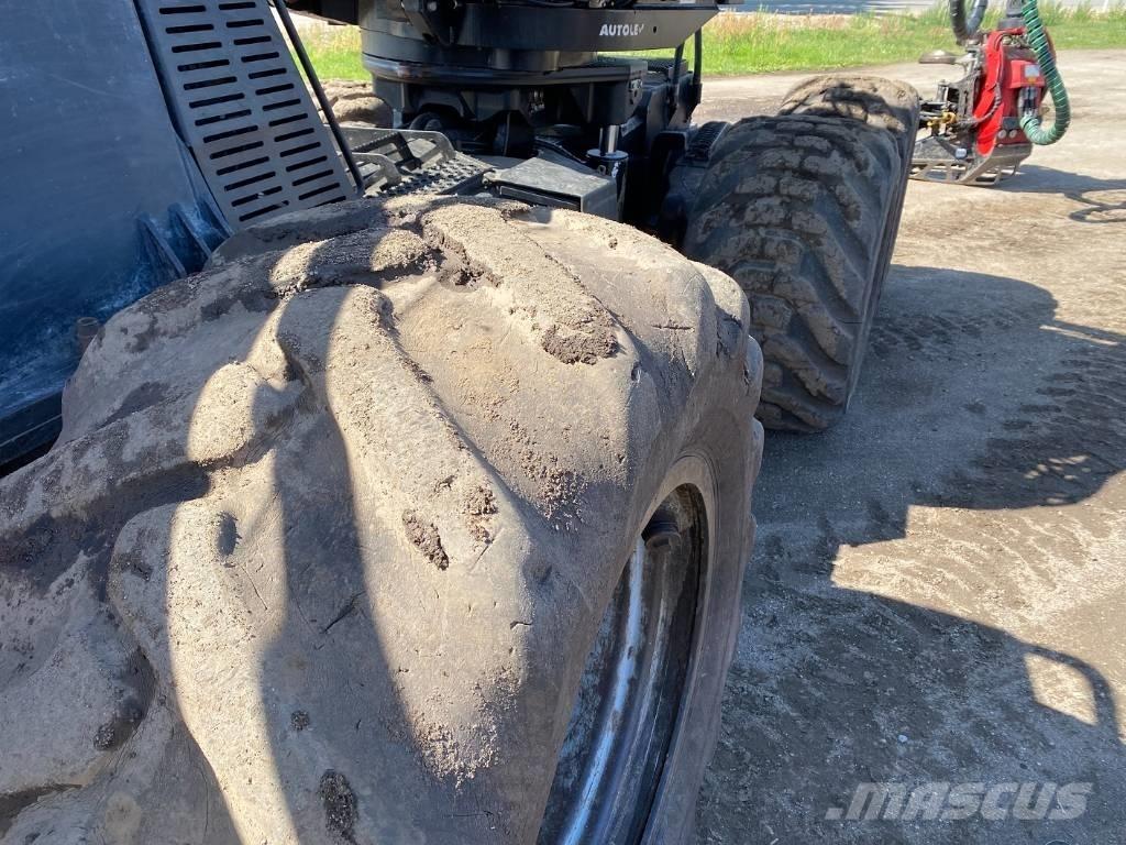 Komatsu 911 Miško technika (Harvesteriai)