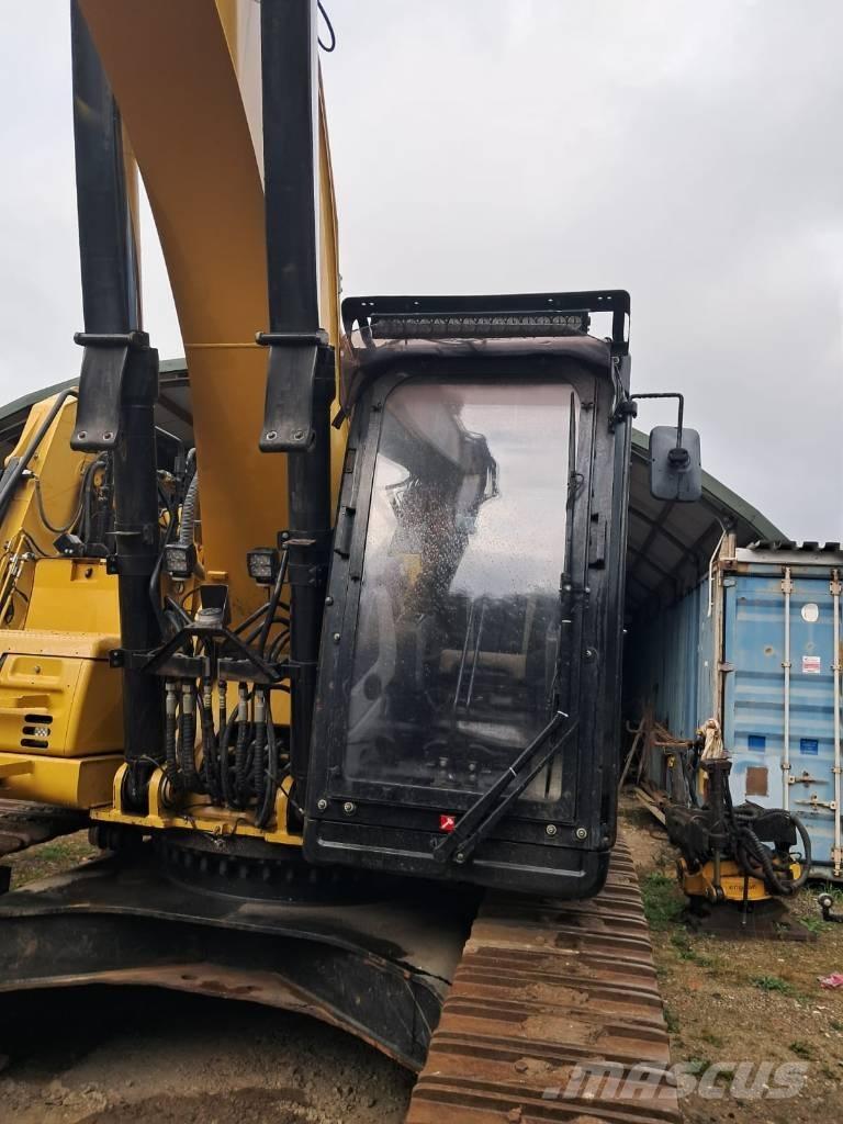 CAT 330FL Vikšriniai ekskavatoriai
