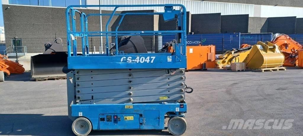 GENIE GS4047 Žirkliniai keltuvai