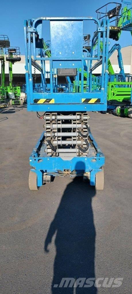GENIE GS4047 Žirkliniai keltuvai
