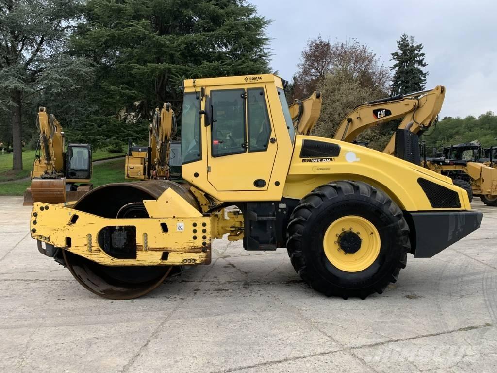 Bomag BW 213 D H-4 i Gruntiniai volai