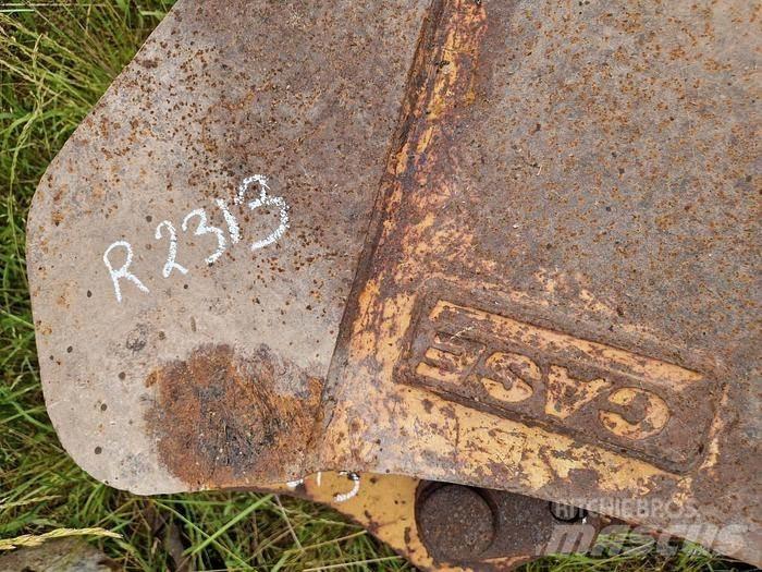 CASE 988 Kaušai