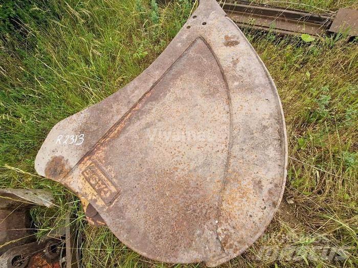CASE 988 Kaušai