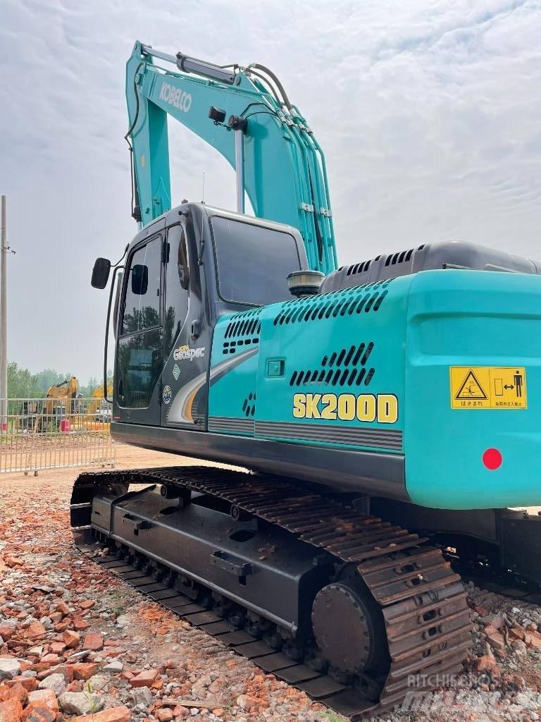 Kobelco 200 Vikšriniai ekskavatoriai