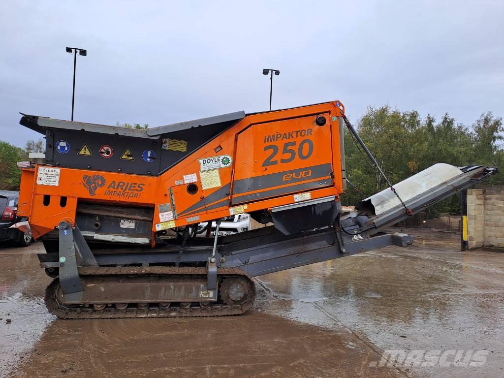 Arjes Impaktor 250 Mobilūs smulkintuvai