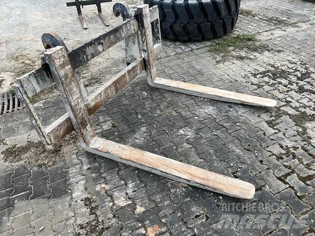Liebherr L 542 Naudoti ratiniai krautuvai