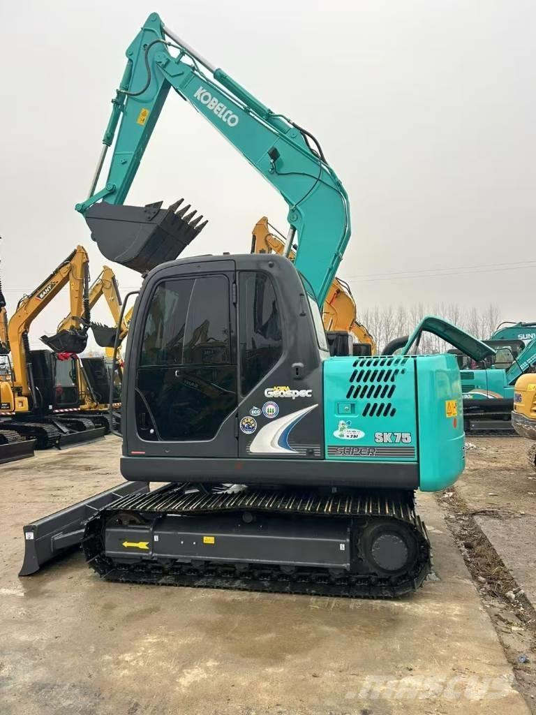 Kobelco SK 75 Vikšriniai ekskavatoriai