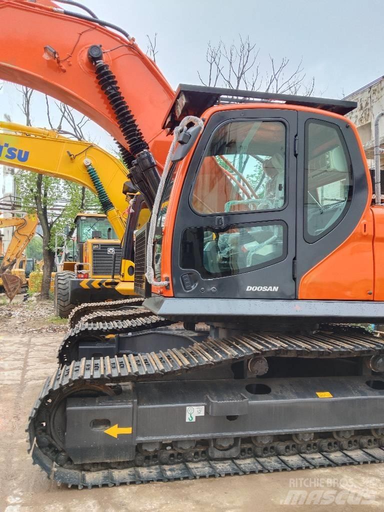 Doosan DX300 Vikšriniai ekskavatoriai
