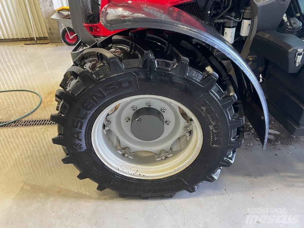Massey Ferguson 5713 Traktoriai