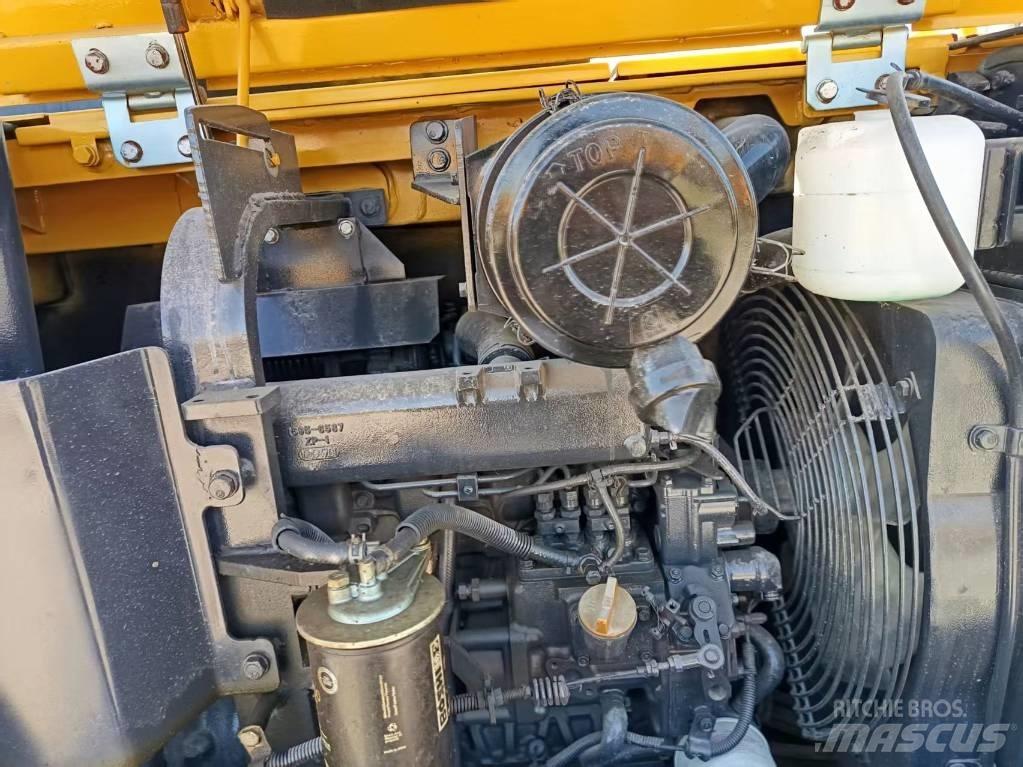 Komatsu PC56 Vikšriniai ekskavatoriai