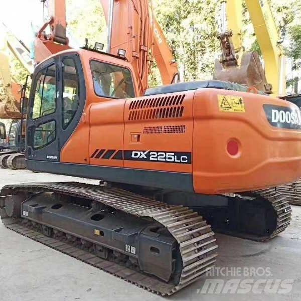 Doosan dx225 Vikšriniai ekskavatoriai