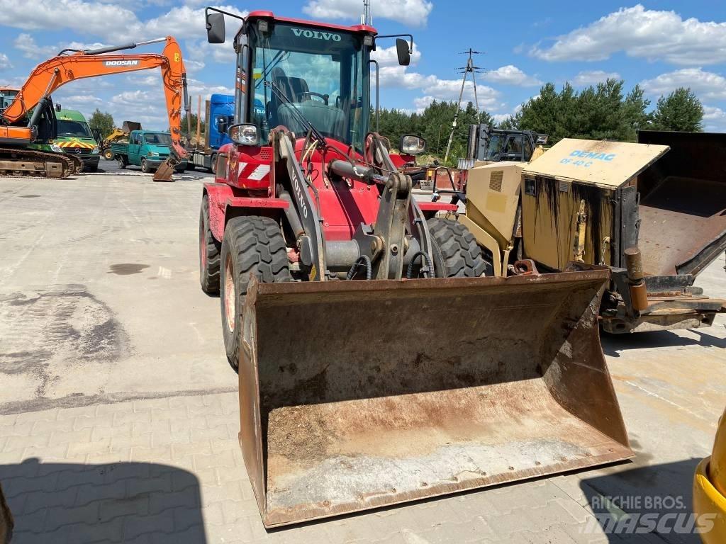 Volvo L 30 G Naudoti ratiniai krautuvai