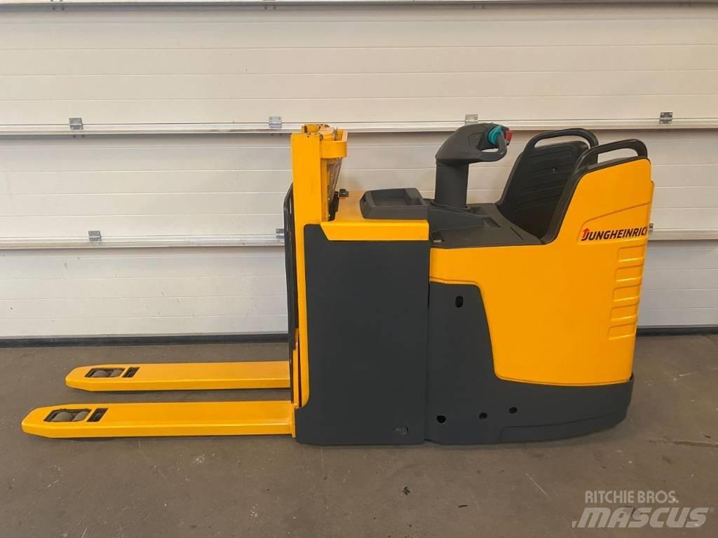Jungheinrich ERD 220 Savaeigiai rietuvai