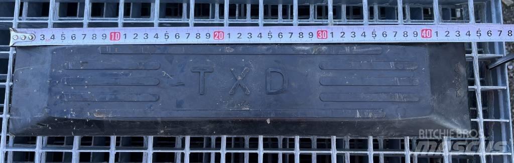  TXD 450A Vikšrai, grandinės ir važiuoklės